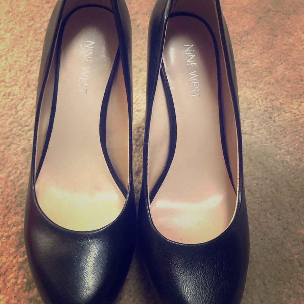 Black casual heels